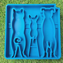 Cargar imagen en el visor de la galería, Lick Mat Perritos - alfombra comedero