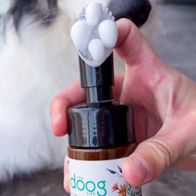 Cargar imagen en el visor de la galería, The Doog Life - Limpiador de almohadillas ecológico