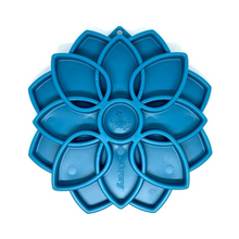 Cargar imagen en el visor de la galería, Lick Mat Mandala - alfombra comedero