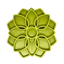 Cargar imagen en el visor de la galería, Lick Mat Mandala - alfombra comedero