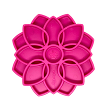 Cargar imagen en el visor de la galería, Lick Mat Mandala - alfombra comedero