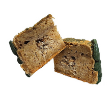 Cargar imagen en el visor de la galería, Tarta de cumpleaños perro - Bomba de sardinas y espirulina