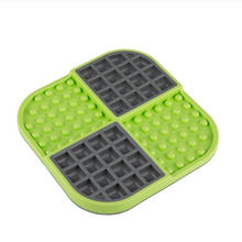 Cargar imagen en el visor de la galería, Lickimat Slomo - alfombra comedero