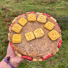 Cargar imagen en el visor de la galería, Tarta de cumpleaños Clásica de pollo